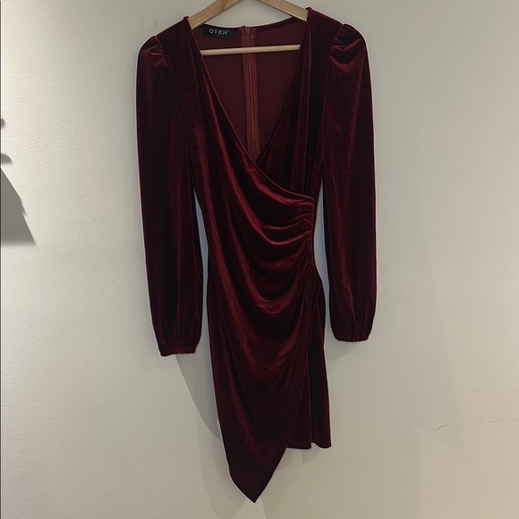 Red Ruched Wrap Sheath Dress with Long Bishop Sleeves for Cocktail - Picture 3 of 10